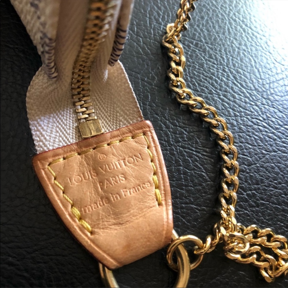 Louis Vuitton Mini Pochette - Picture 3 of 5